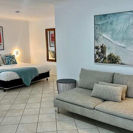 The Carmel Yamba Motel Bagian luar foto